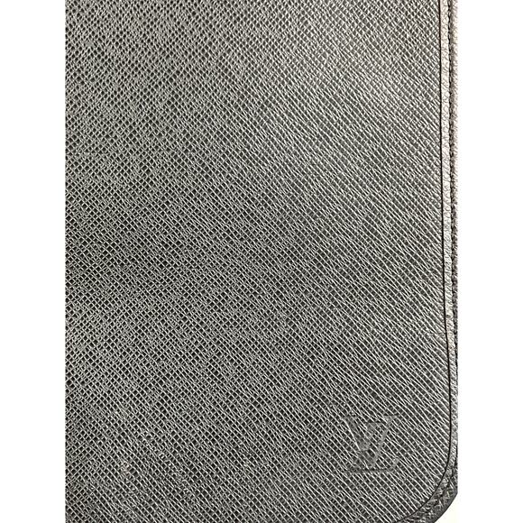 Louis Vuitton Taiga Andrei Messenger Bag Black Dark Gray Crossbody BA3017 France - Picture 2 of 16